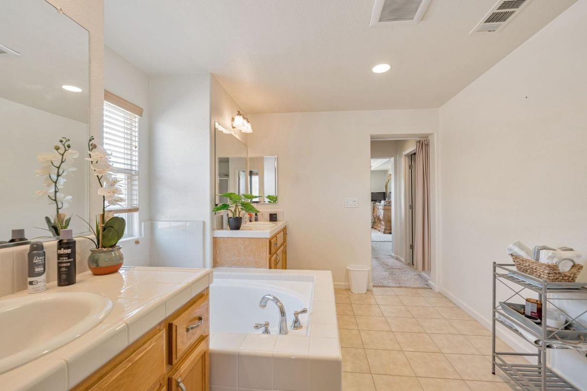 Bathroom, Interior, Recessed Lighting, Tile Countertops