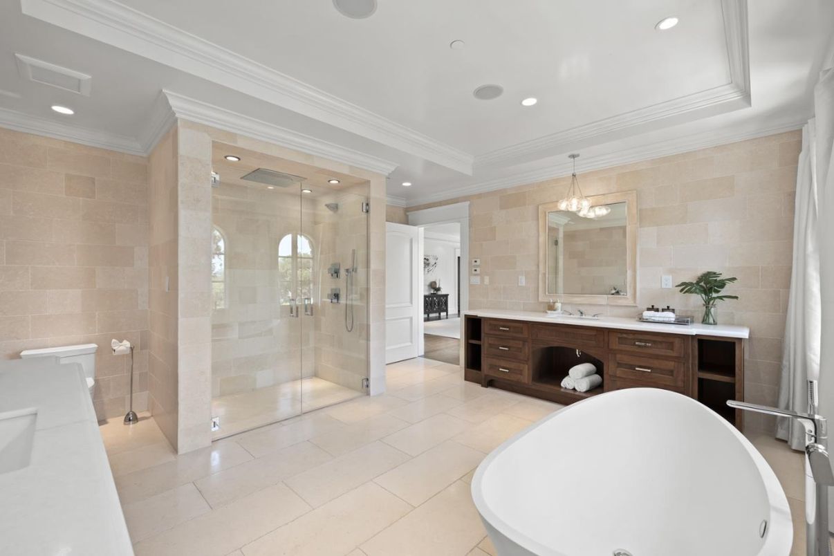 Bathroom, Free Standing Baths, Glass Shower, Interior, Pendant Lights, Recessed Lighting, Stone Walls