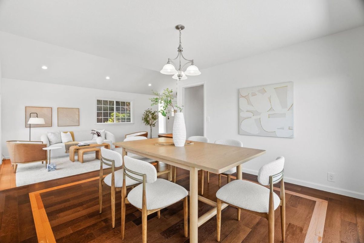 Chandelier, Dining room, Interior, Living room, Recessed Lighting, Wood Texture Flooring