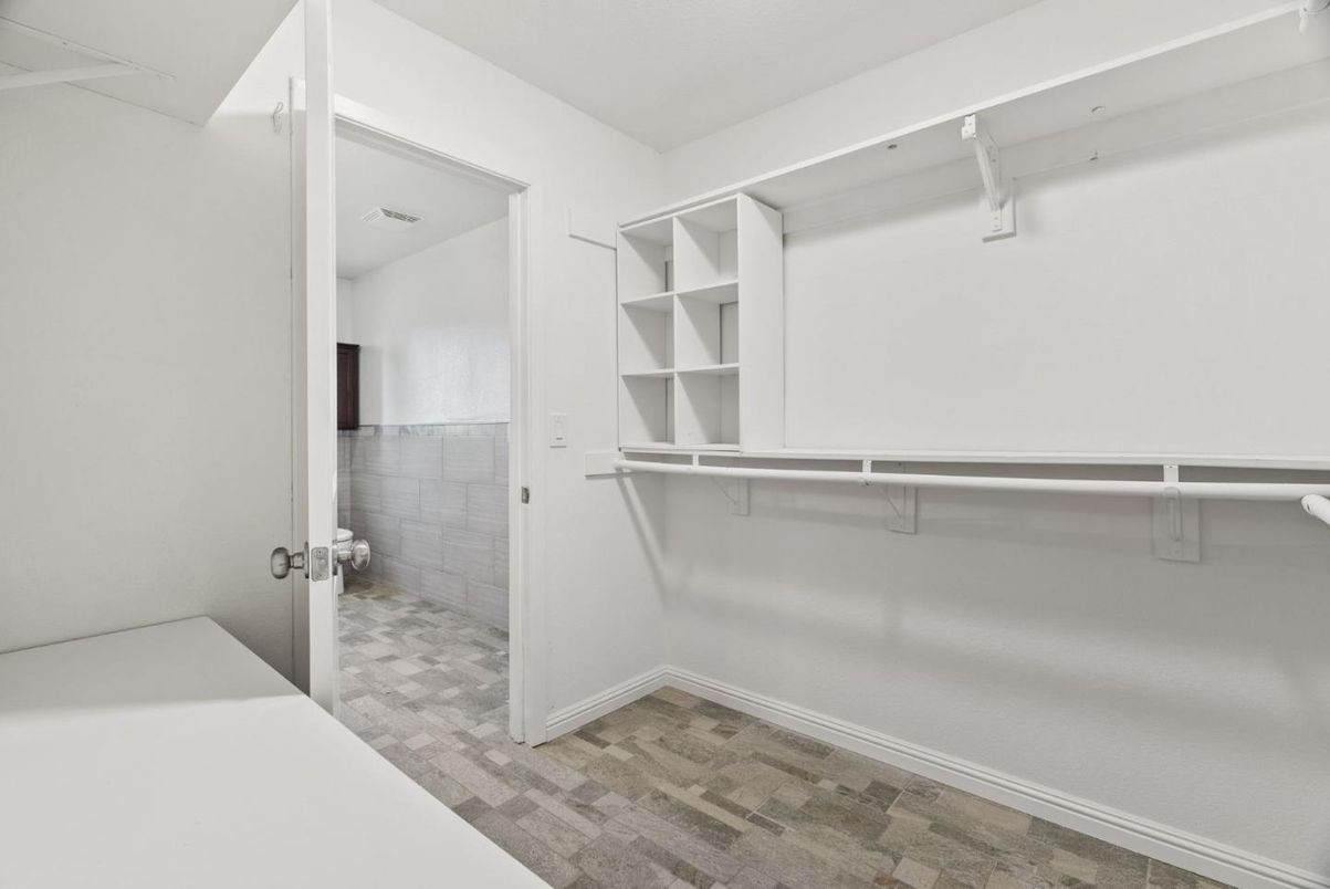 Interior, Walk-in Closets, Wood Texture Flooring