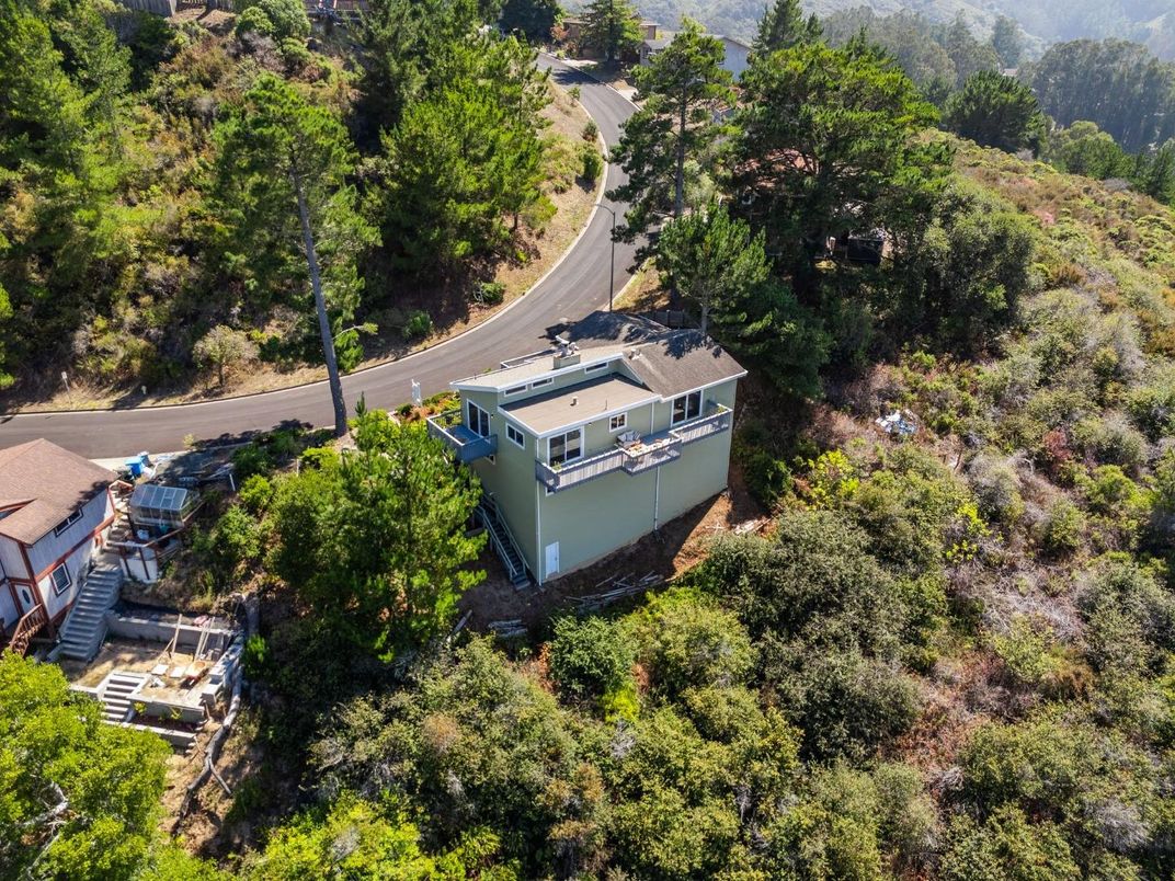 Exterior, Drone