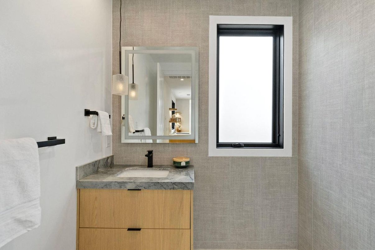 Bathroom, Interior, Pendant Lights