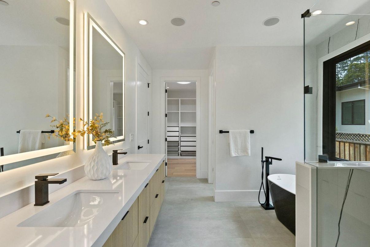Bathroom, Dual Sink Vanities, Free Standing Baths, Interior, Recessed Lighting, Walk-in Closets