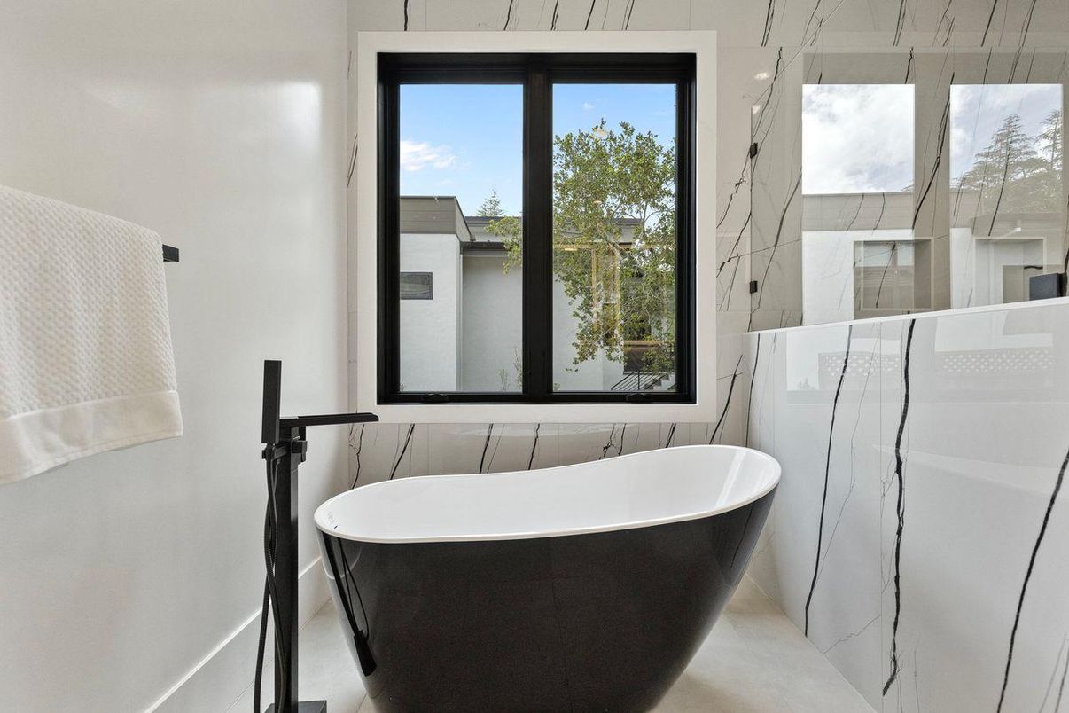 Bathroom, Free Standing Baths, Interior, Marble Walls