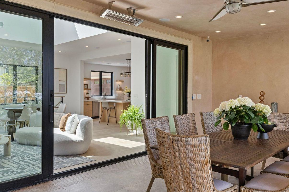 Dining room, Interior, Recessed Lighting
