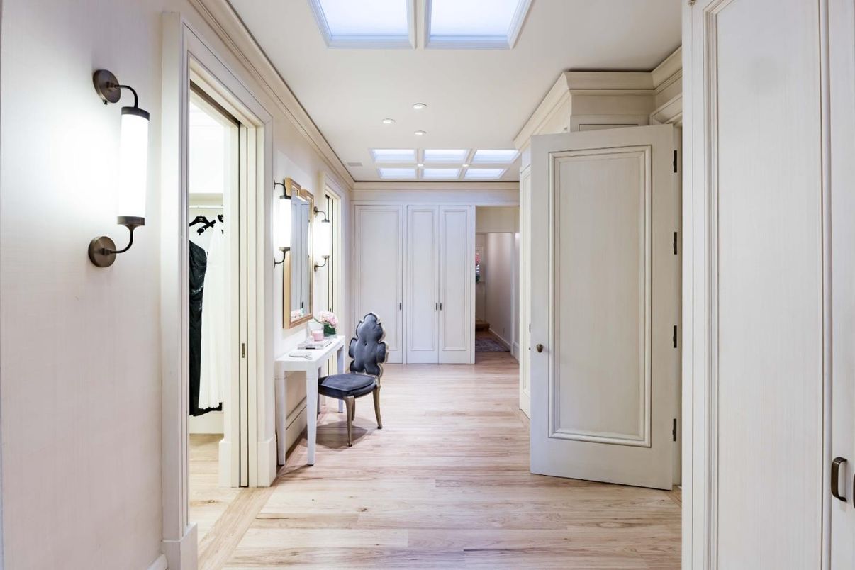 Interior, Recessed Lighting, Wood Texture Flooring