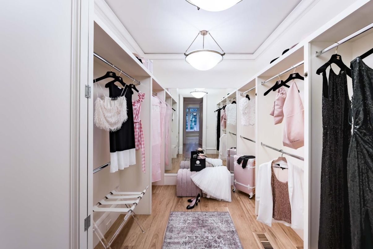 Interior, Pendant Lights, Walk-in Closets, Wood Texture Flooring