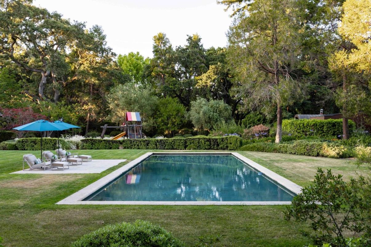 Exterior, Playground, Pool