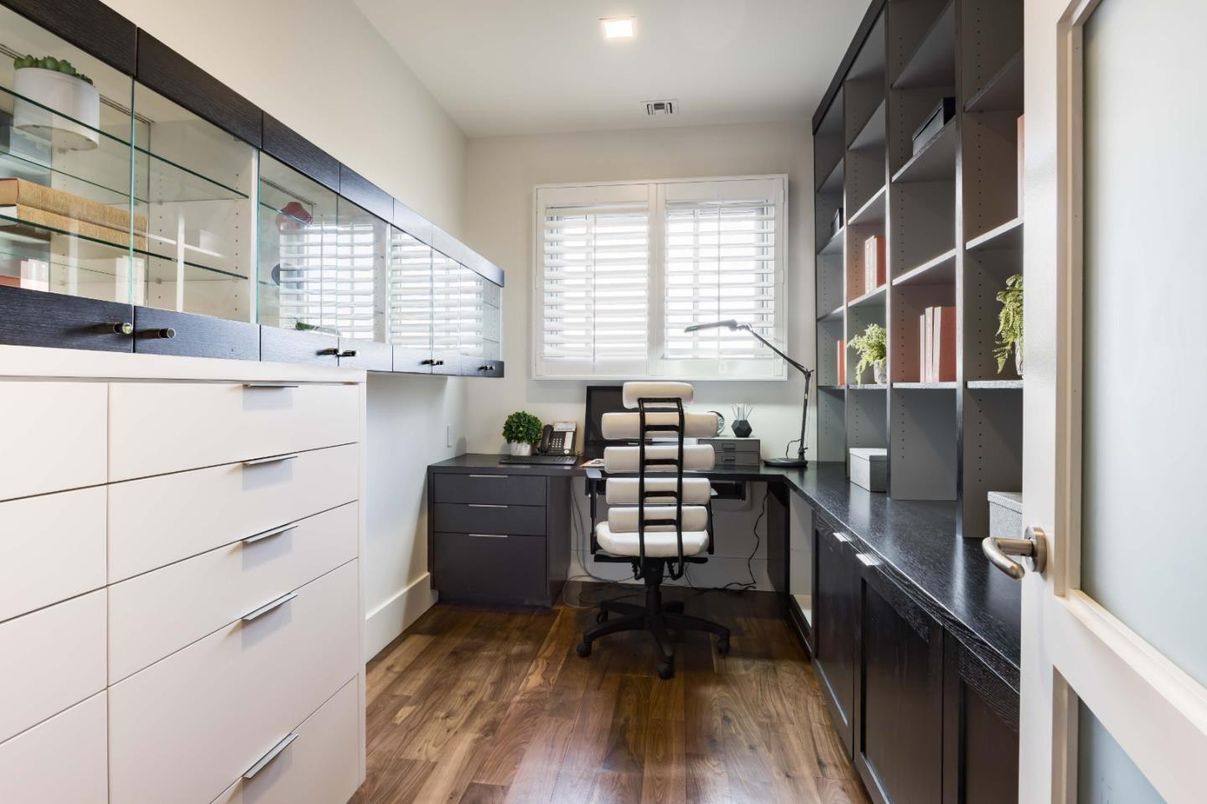 Home Office, Interior, Recessed Lighting, Wood Texture Flooring