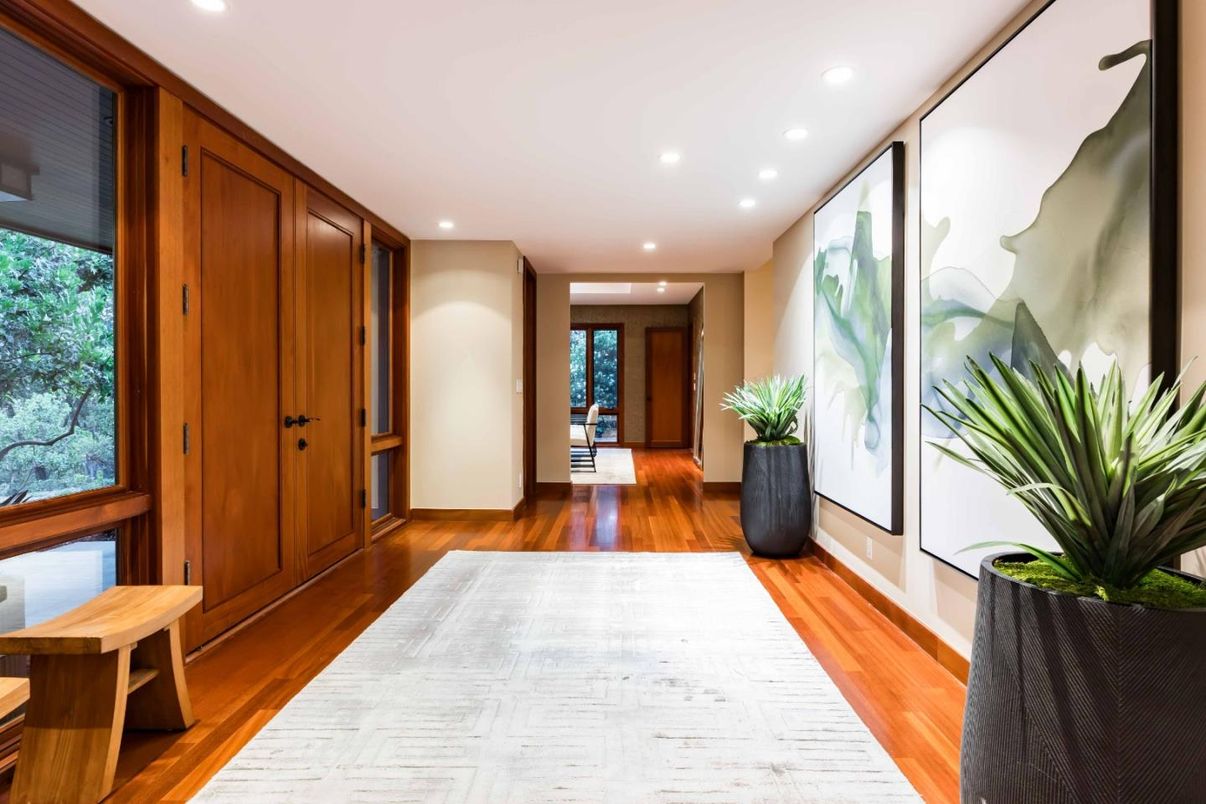 Interior, Recessed Lighting, Wood Texture Flooring