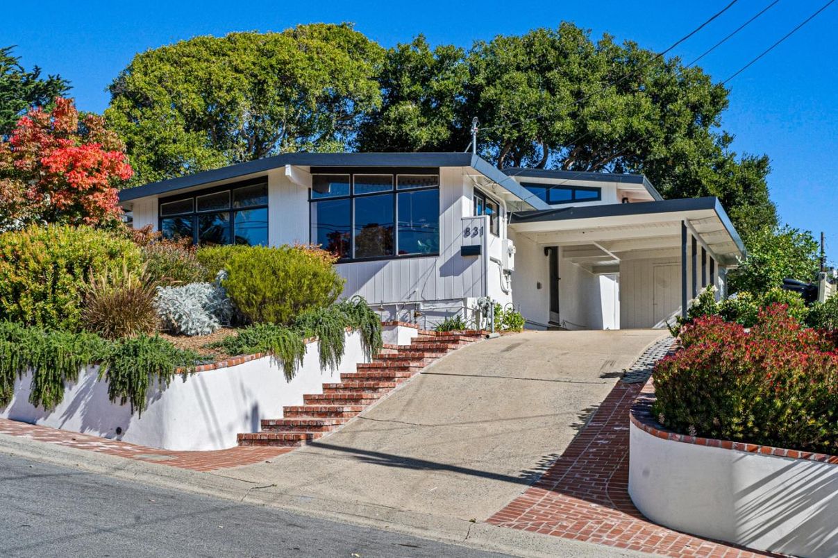 Attached, Exterior, Facade, Modern