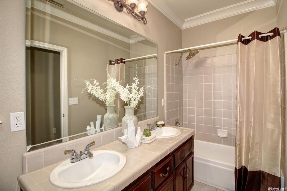 Bathroom, Interior, Tile Countertops