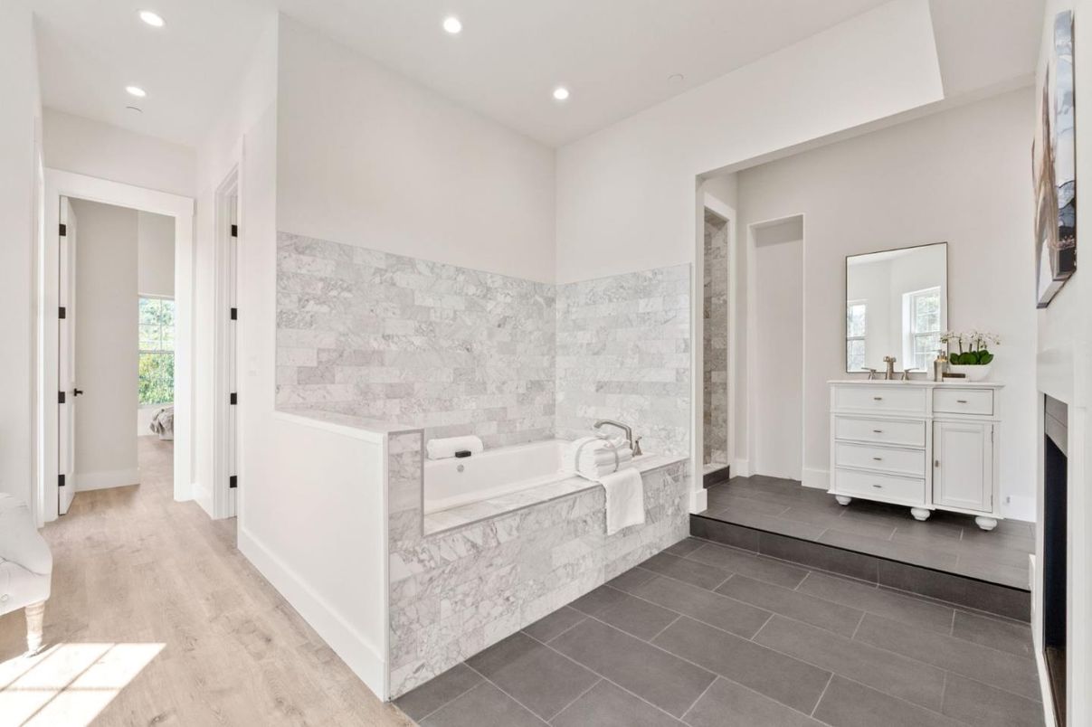 Bathroom, Interior, Recessed Lighting, Wood Texture Flooring