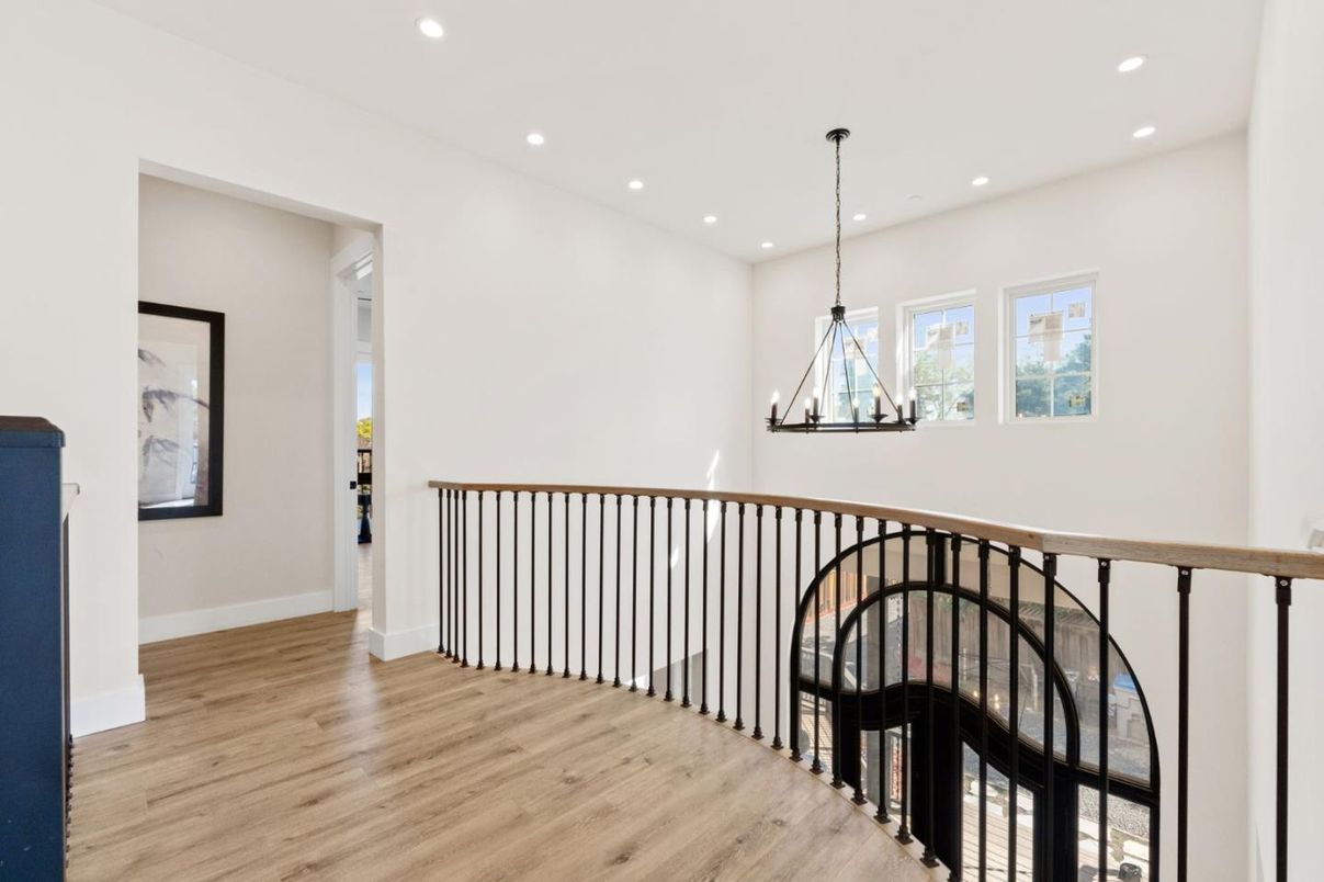Interior, Pendant Lights, Recessed Lighting, Wood Texture Flooring