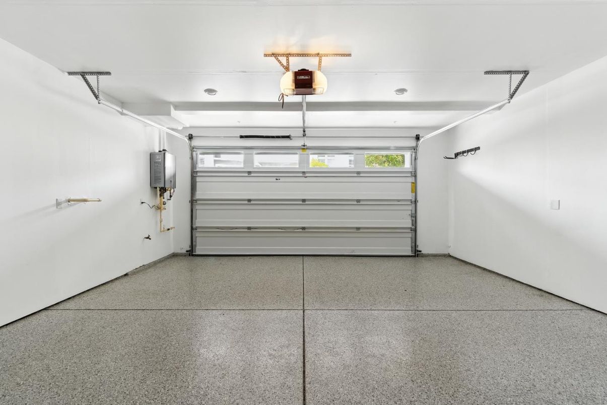 Garage, Interior