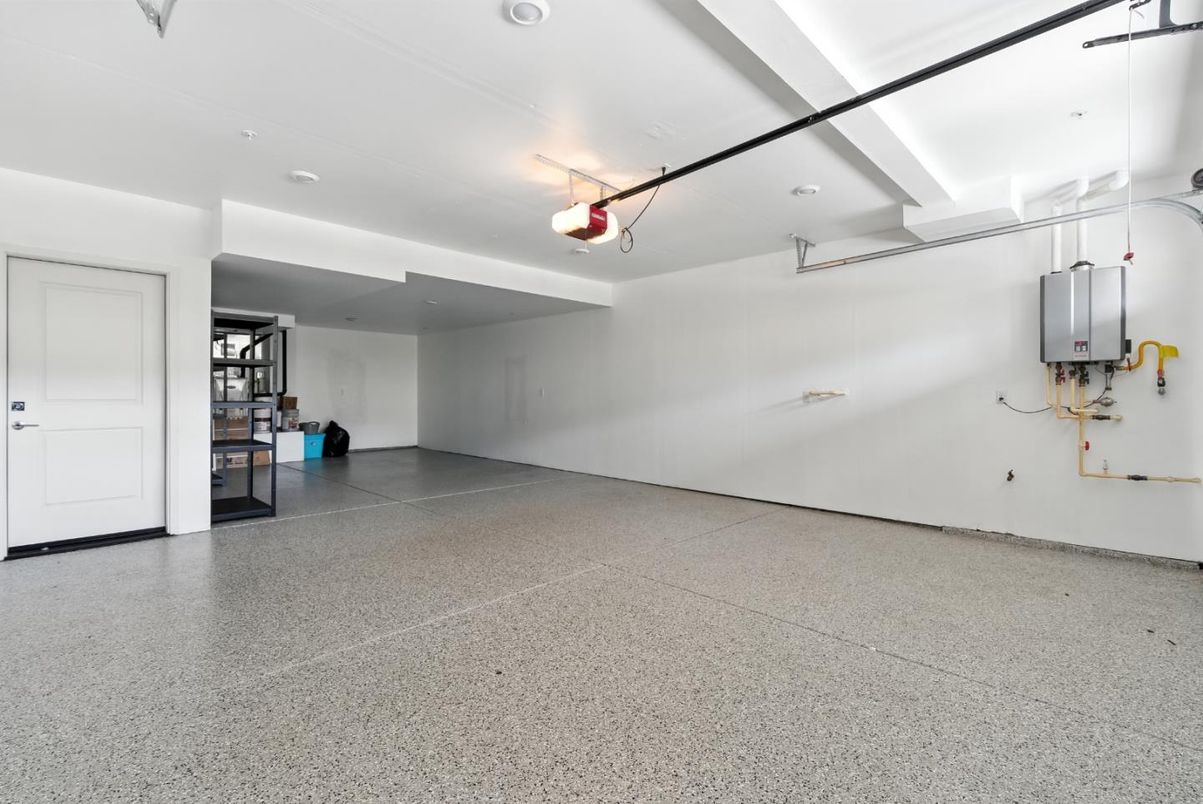 Garage, Interior