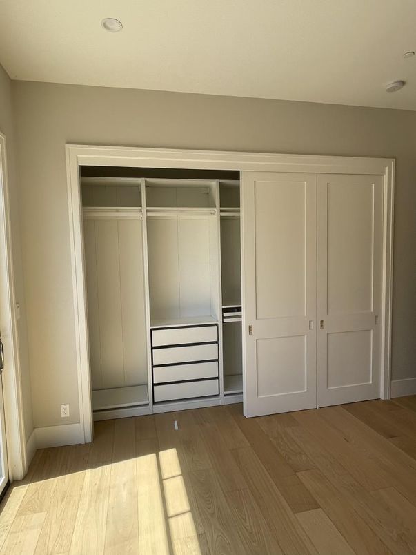 Interior, Recessed Lighting, Wood Texture Flooring