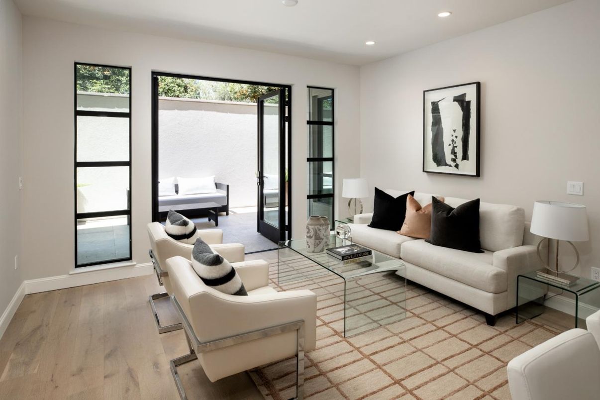 Interior, Living room, Piano, Recessed Lighting, Wood Texture Flooring