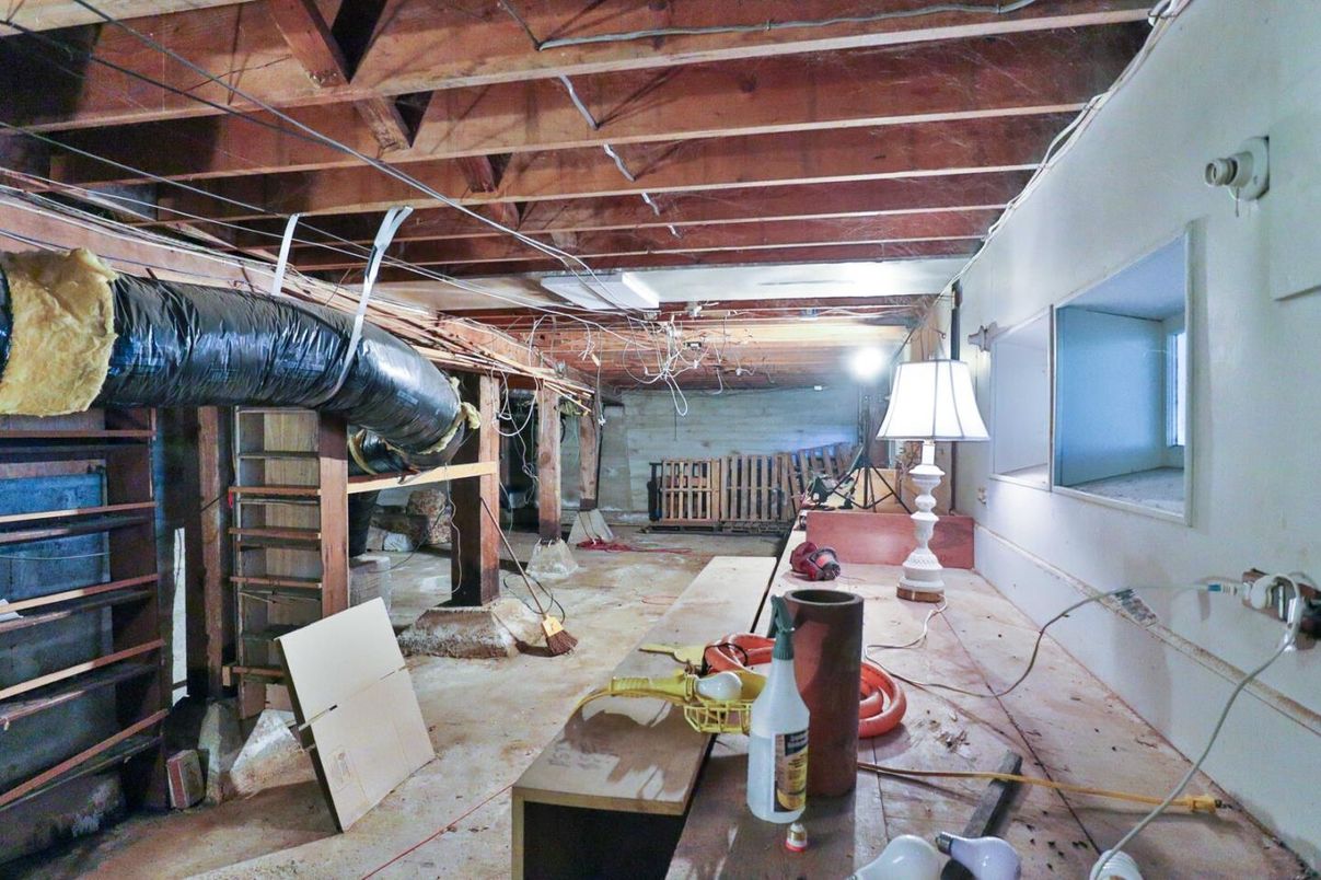 Interior, Wooden Beams