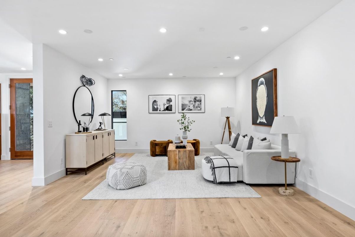 Interior, Living room, Recessed Lighting, Wood Texture Flooring