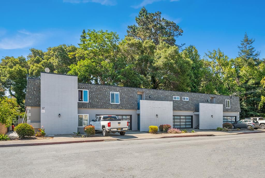 Attached, Exterior, Facade, Modern