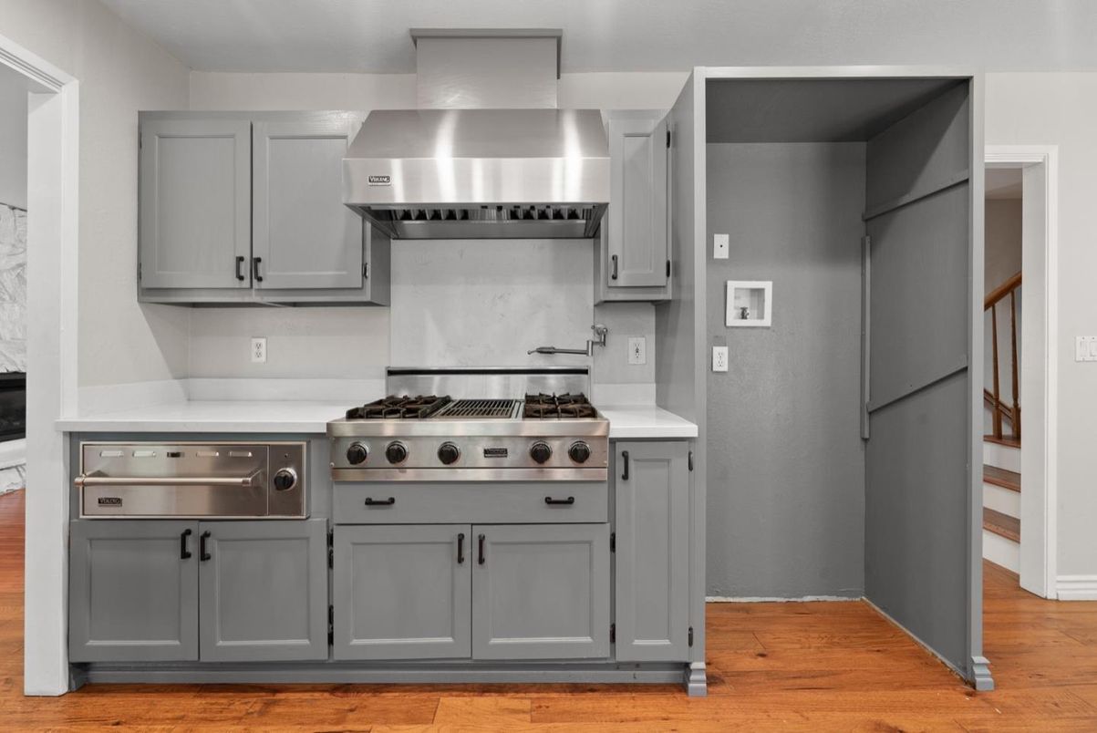 Interior, Kitchen, Stainless Steel Appliances, Wood Texture Flooring