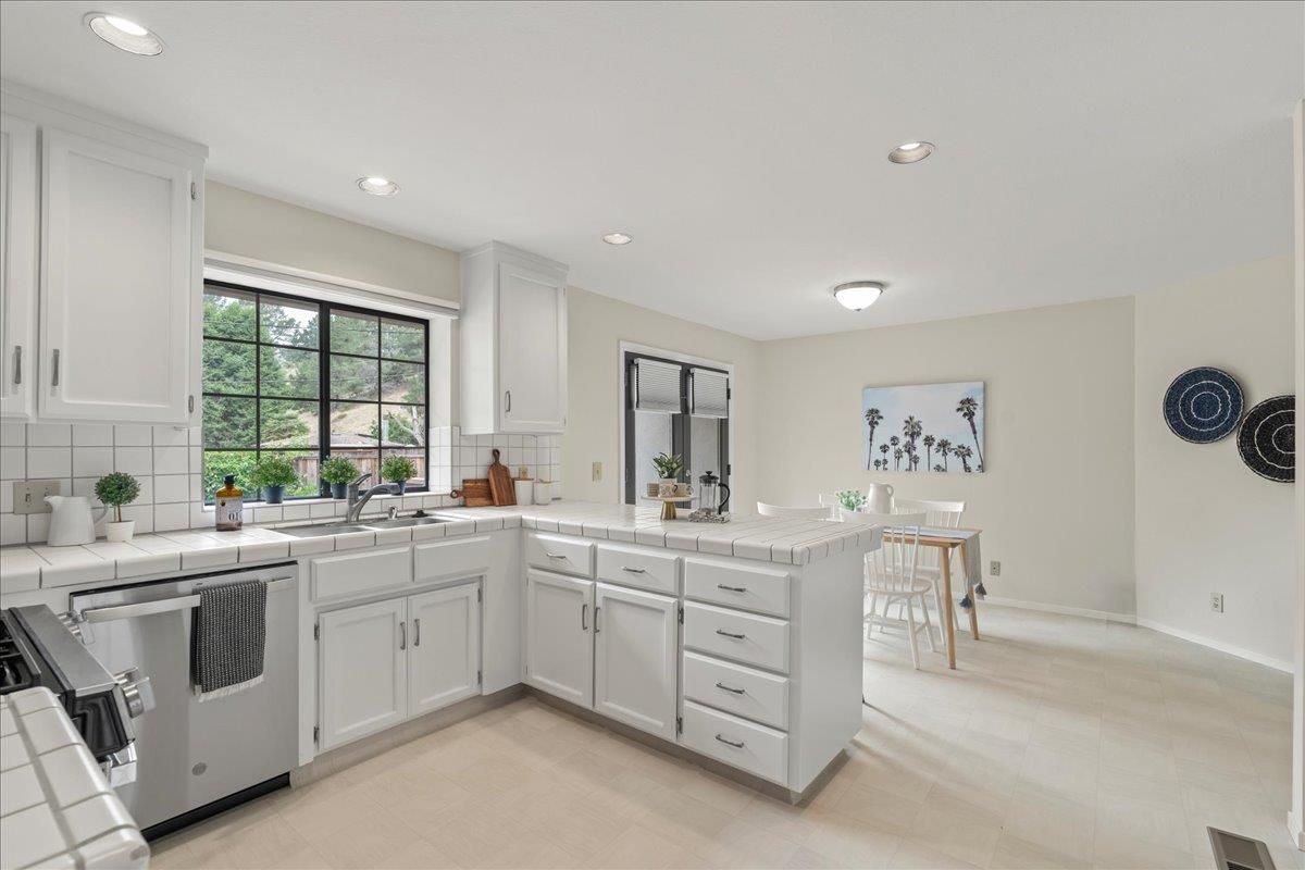 Dining room, Interior, Kitchen, Recessed Lighting, Tile Countertops