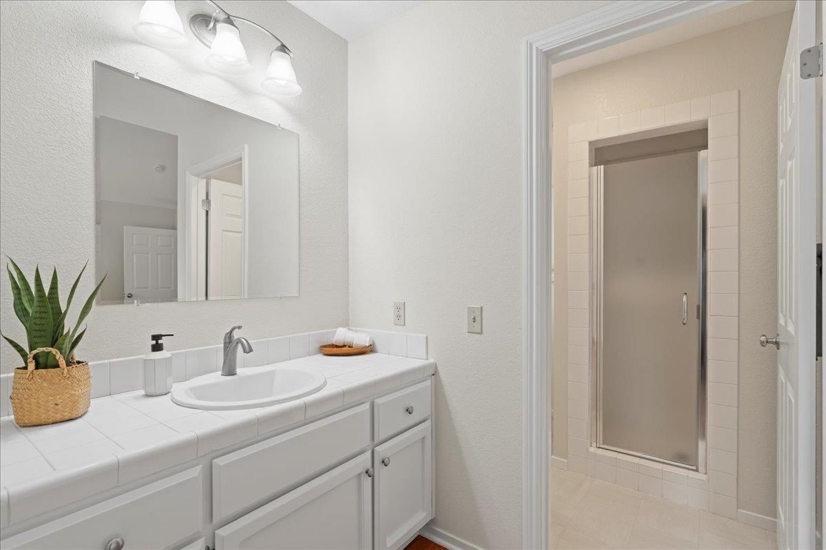 Bathroom, Interior, Tile Countertops