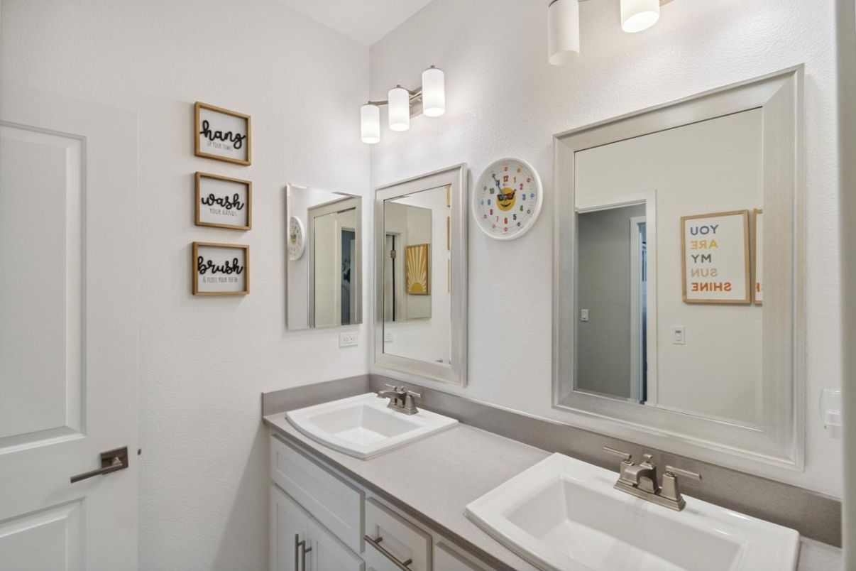 Bathroom, Dual Sink Vanities, Interior