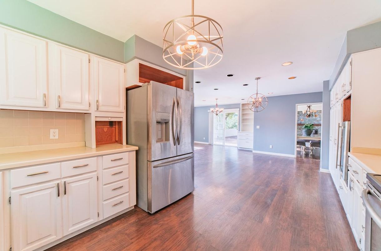 Chandelier, Interior, Kitchen, Pendant Lights, Recessed Lighting, Wood Texture Flooring