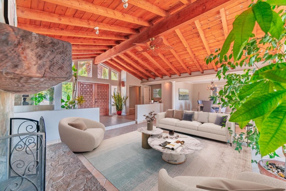 Dining room, Interior, Living room, Wooden Beams, Wooden Ceilings