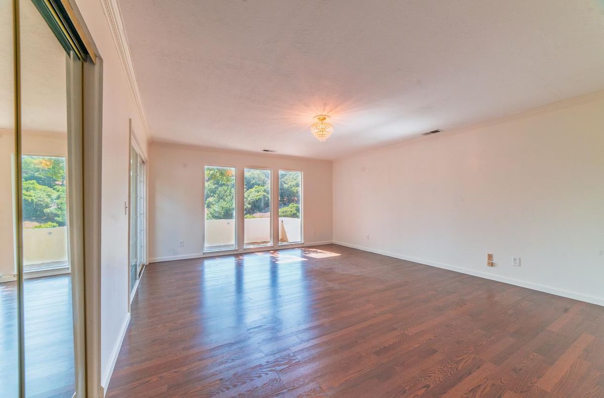 Chandelier, Empty room, Interior, Wood Texture Flooring