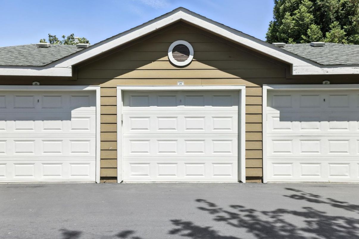Detached Garage, Exterior