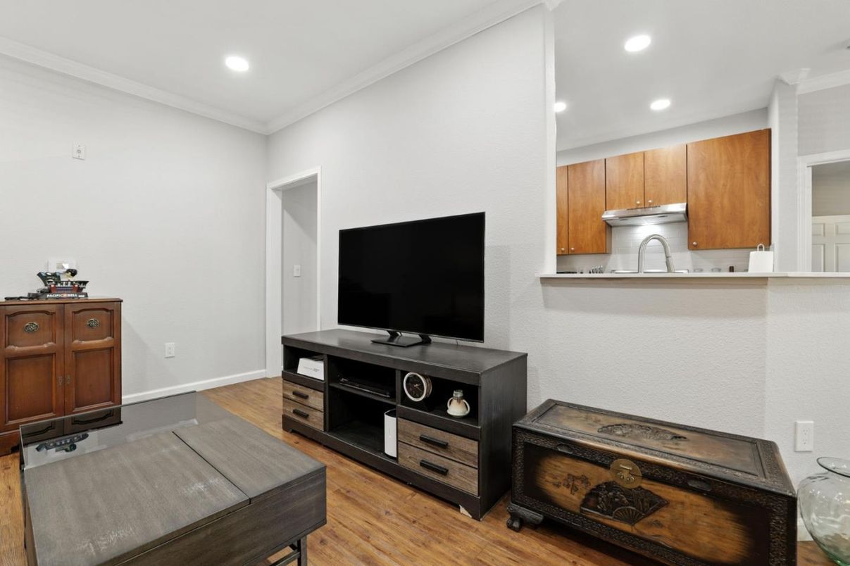 Interior, Recessed Lighting, Wood Texture Flooring