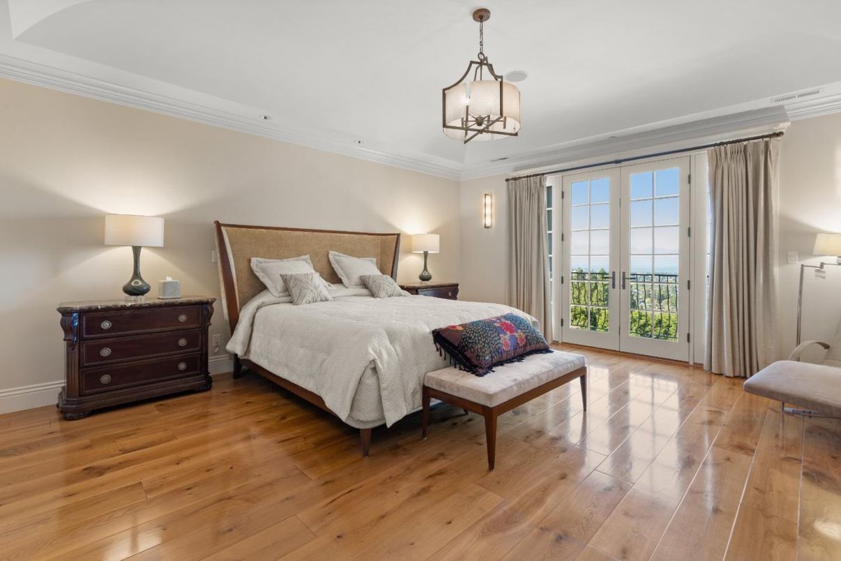 Bedroom, Interior, Pendant Lights, Wood Texture Flooring