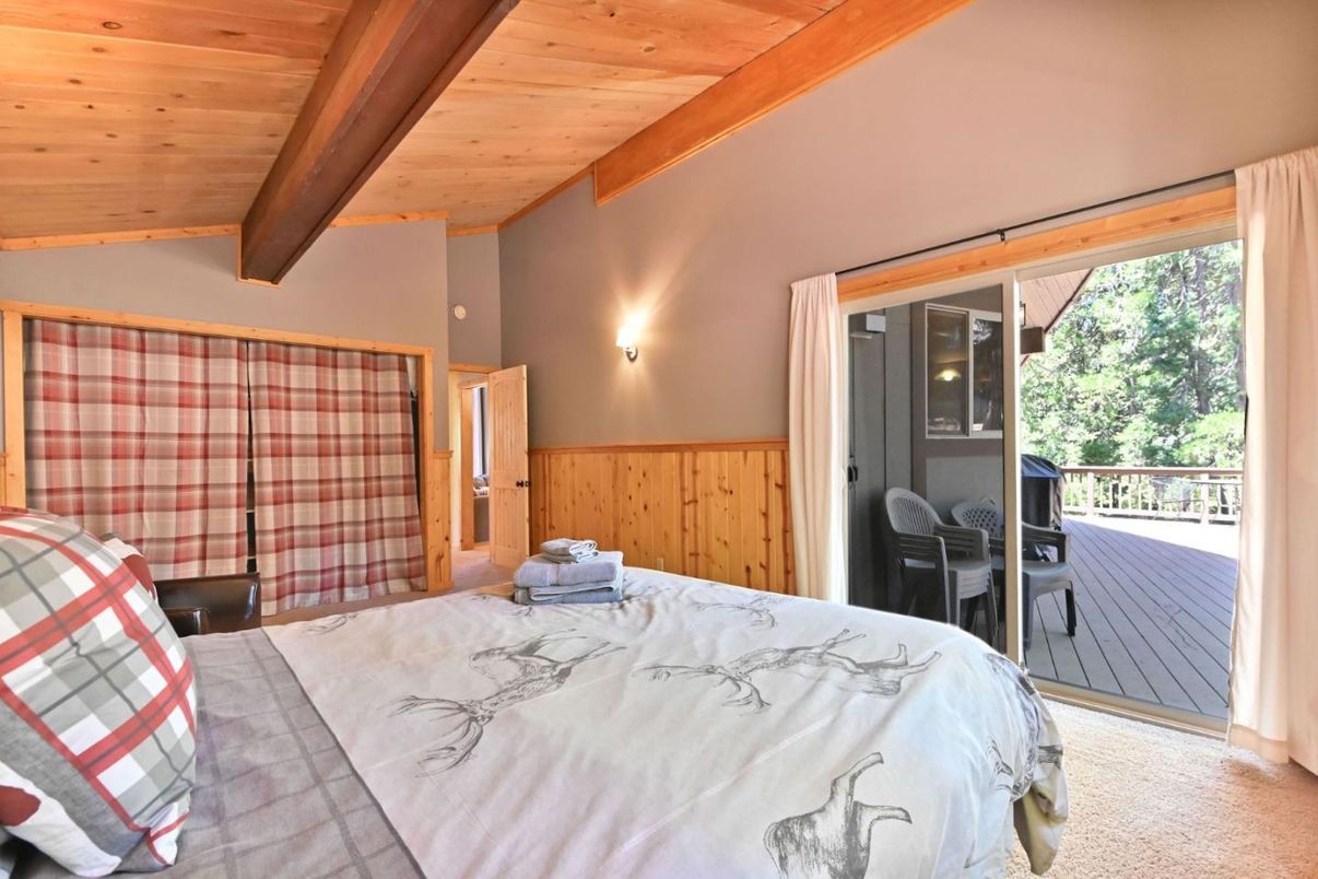 Bedroom, Interior, Wooden Beams, Wooden Ceilings