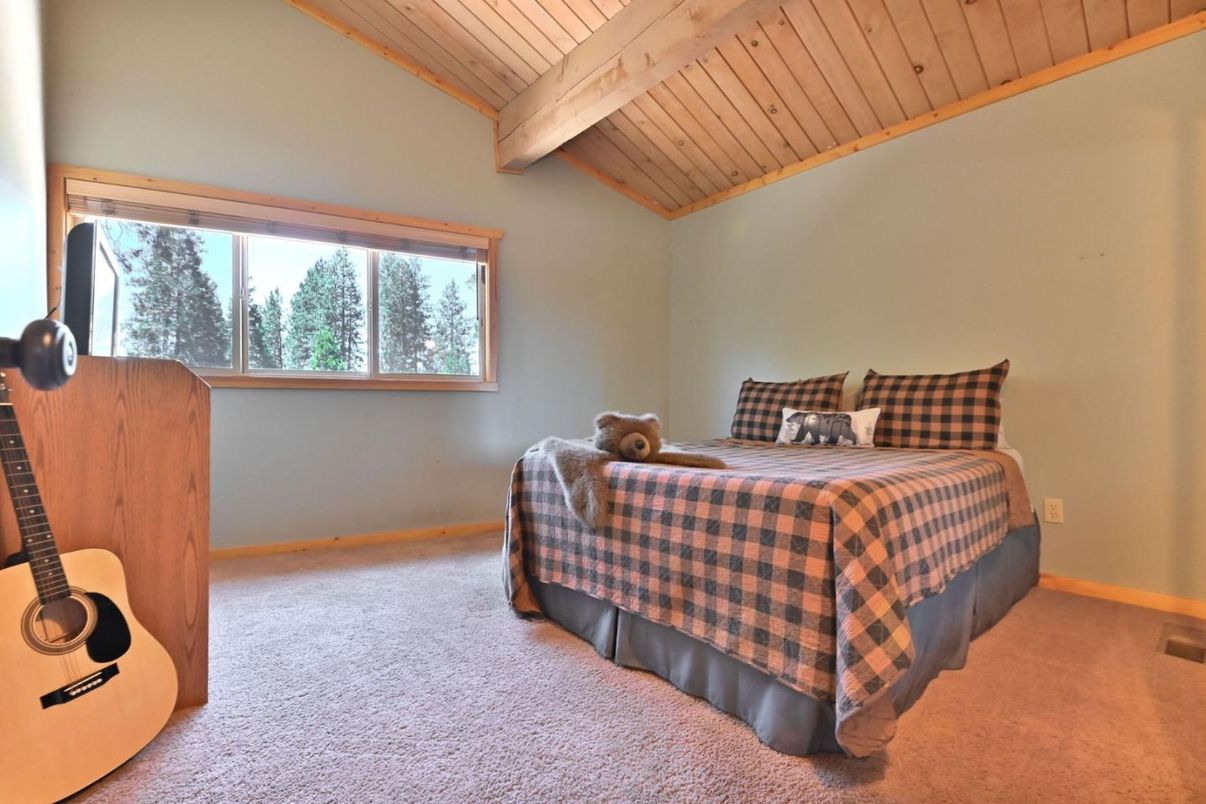 Bedroom, Interior, Wooden Beams, Wooden Ceilings