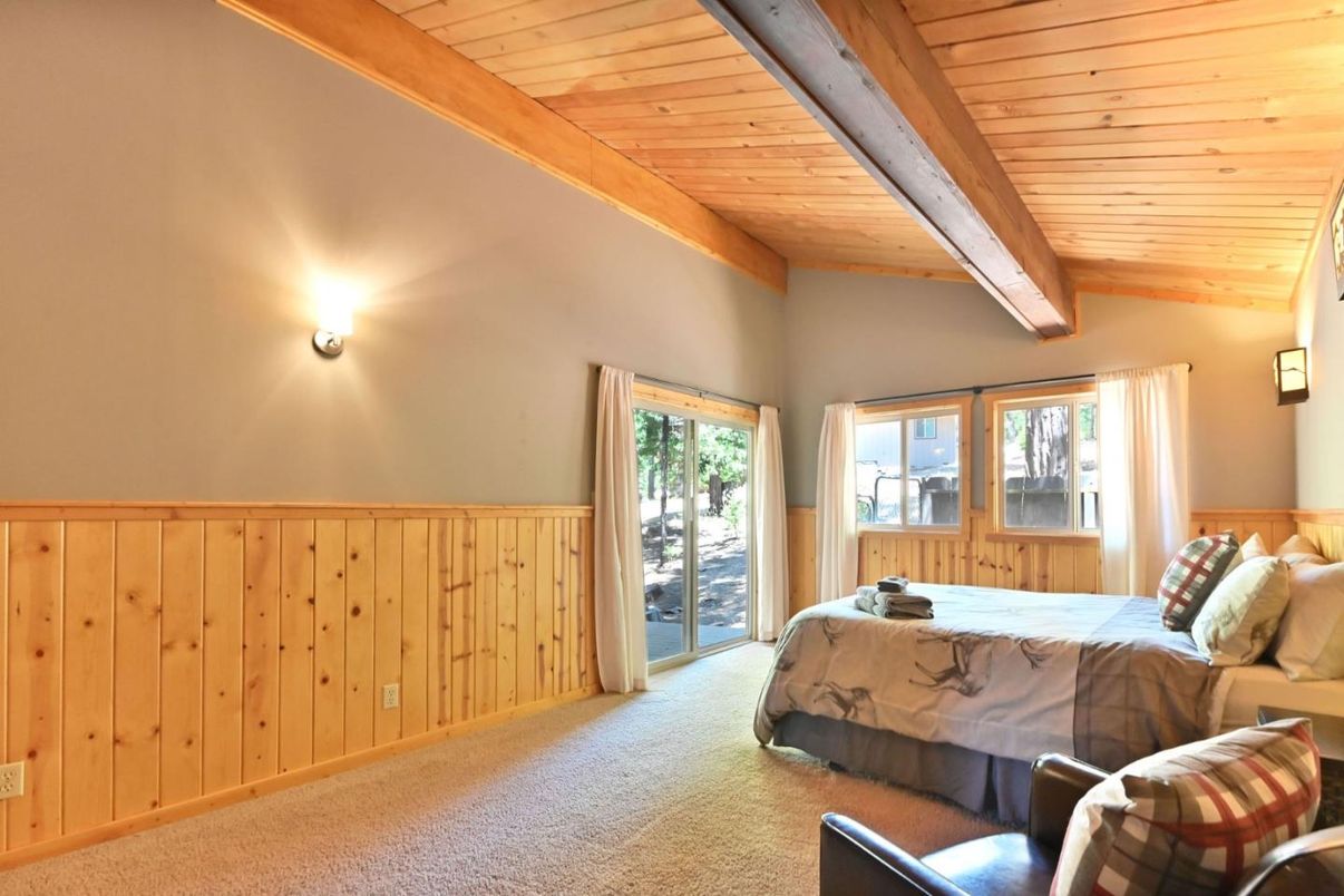 Bedroom, Interior, Wooden Beams, Wooden Ceilings