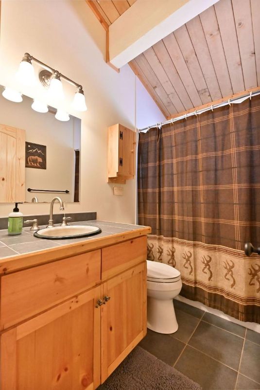 Bathroom, Interior, Tile Countertops