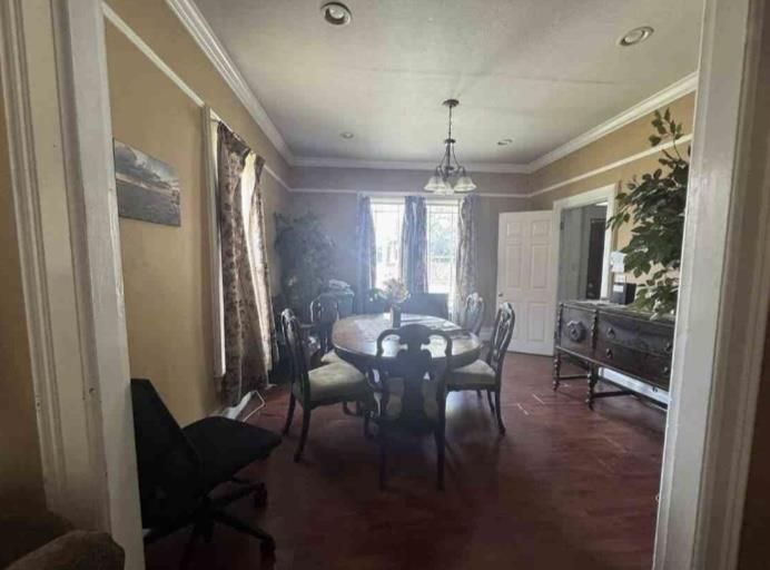 Chandelier, Dining room, Interior, Pendant Lights, Recessed Lighting, Wood Texture Flooring