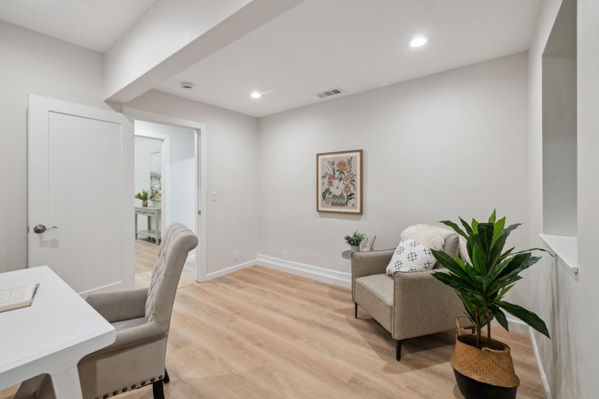 Home Office, Interior, Recessed Lighting, Wood Texture Flooring