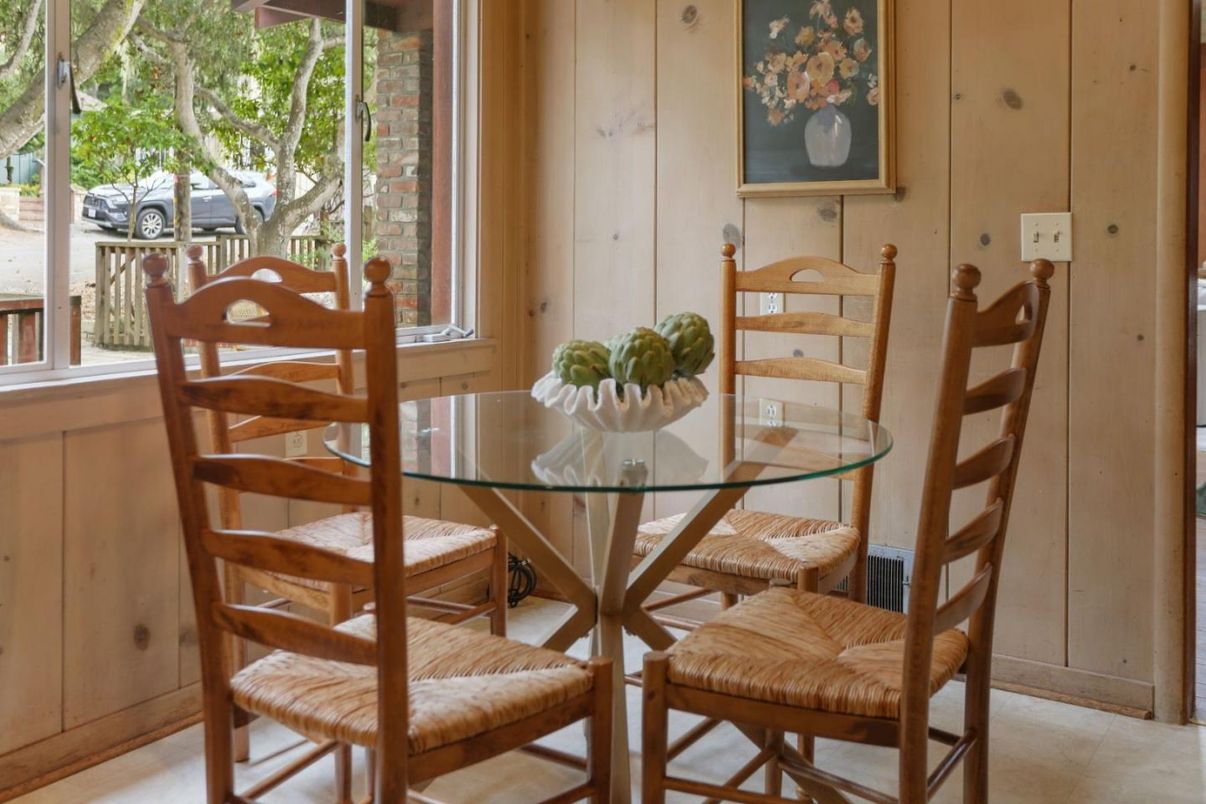 Dining room, Interior