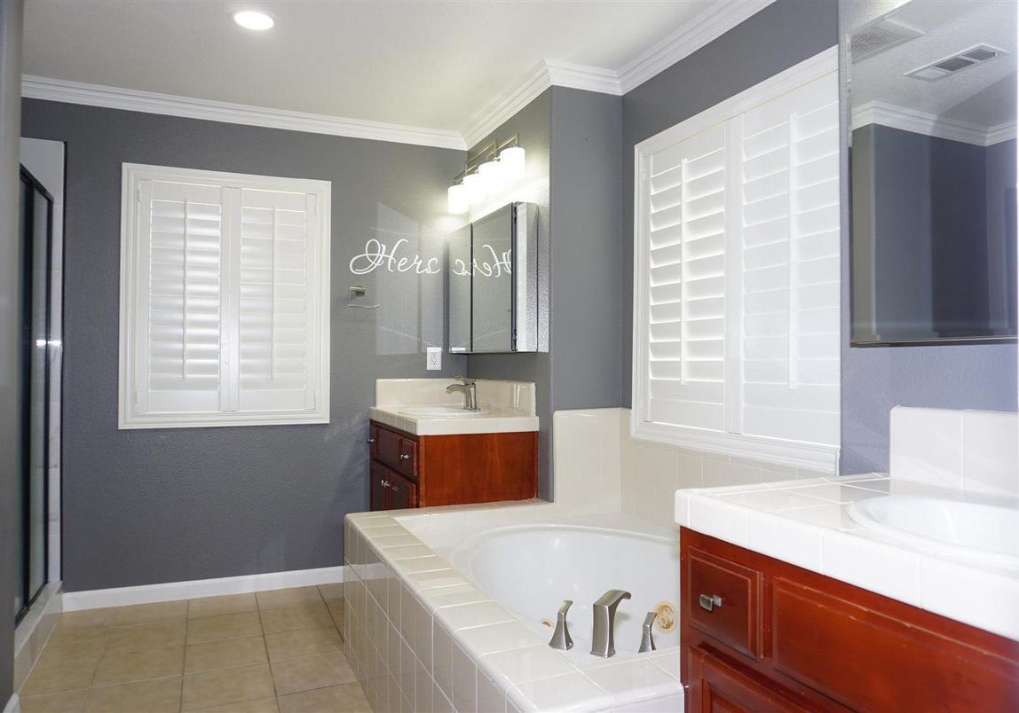Bathroom, Interior, Recessed Lighting, Tile Countertops