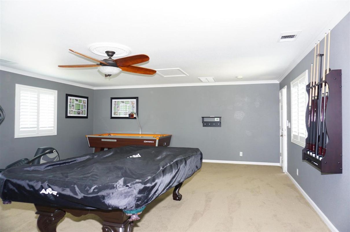 Billiard Table, Game Room, Interior