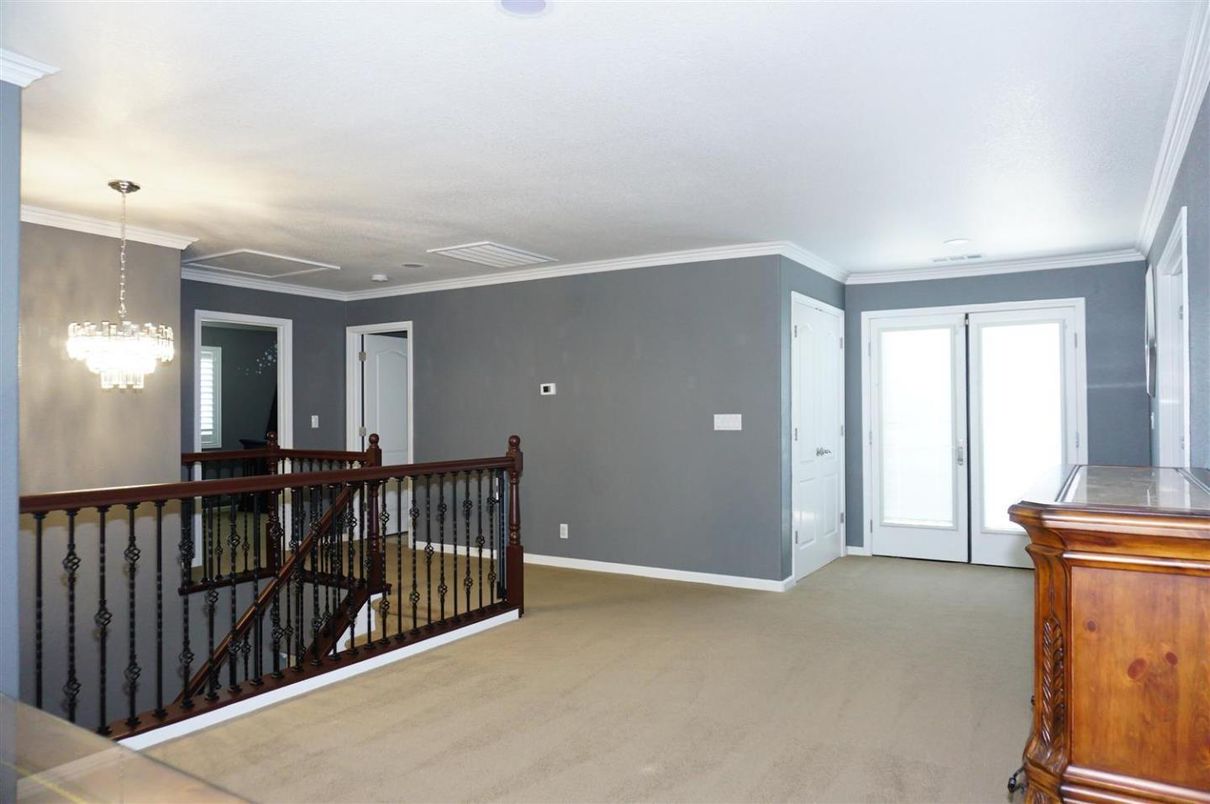 Chandelier, Empty room, Interior