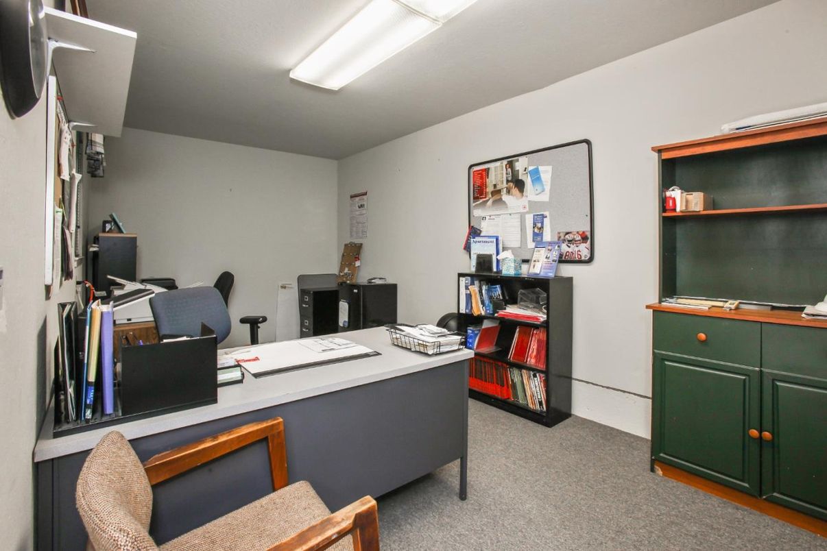 Home Office, Interior