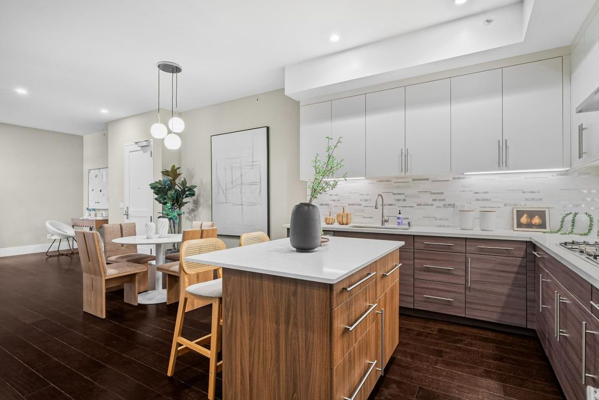 Dining room, Interior, Kitchen, Pendant Lights, Recessed Lighting, Wood Texture Flooring