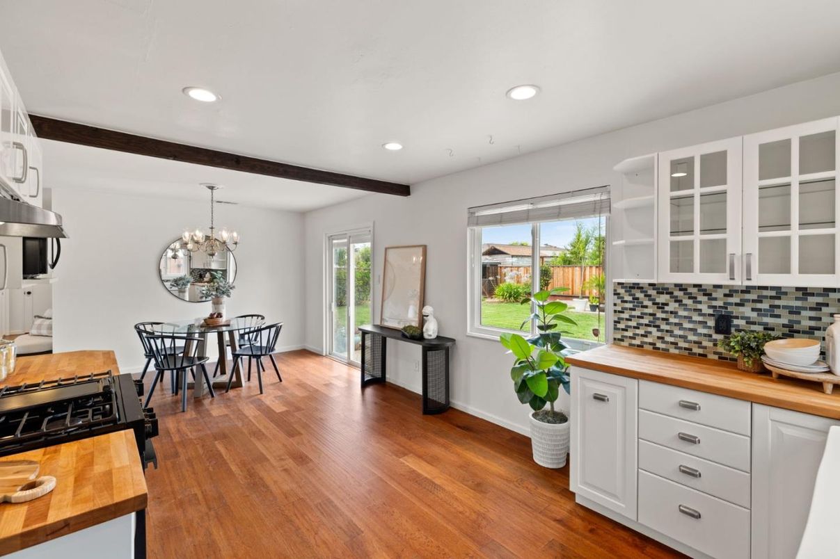 Chandelier, Dining room, Interior, Kitchen, Recessed Lighting, Wooden Beams, Wood Texture Flooring