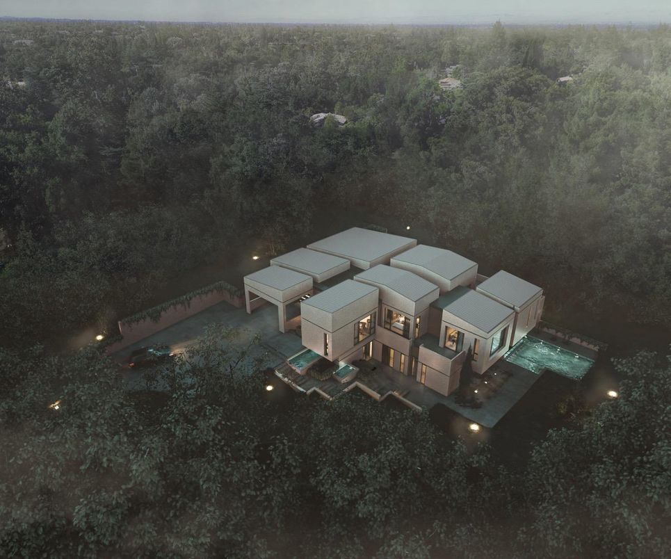 Exterior, Drone