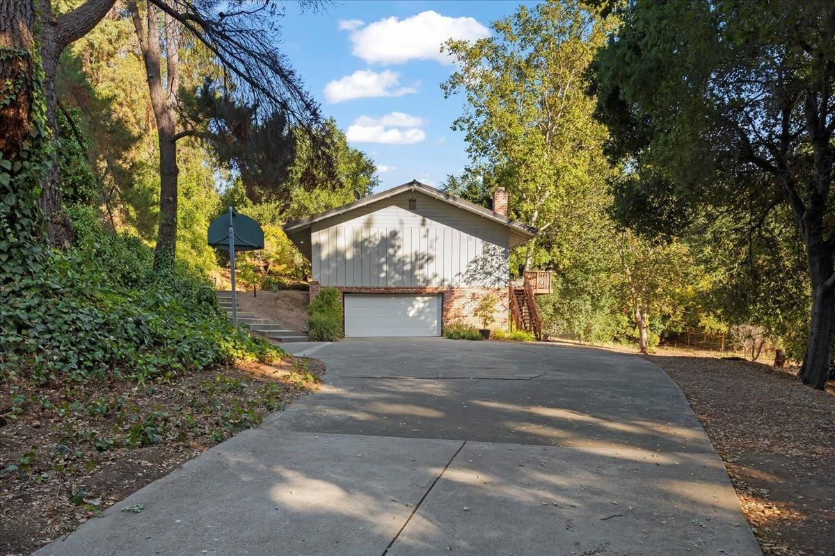 Detached Garage, Exterior